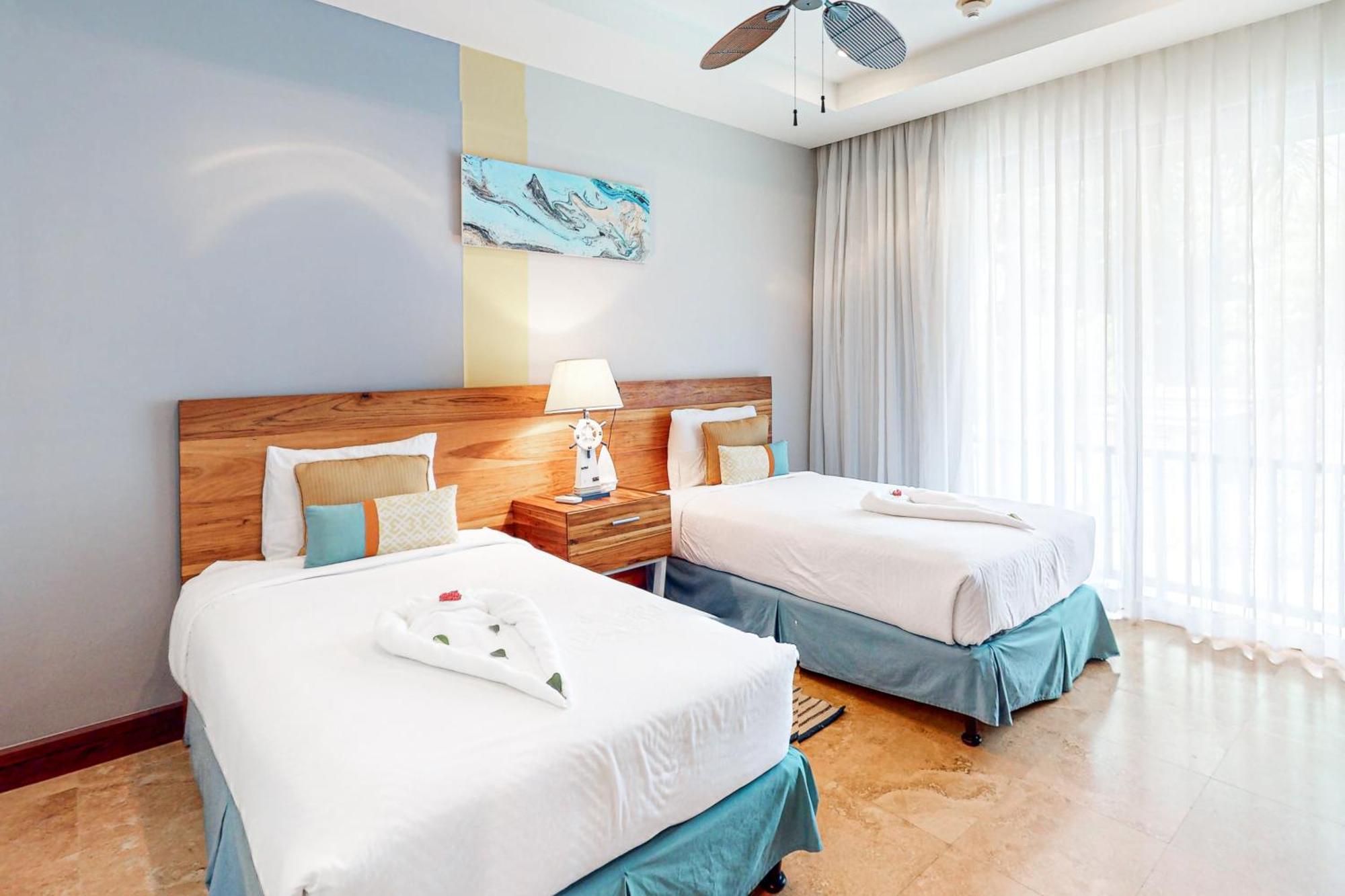 Condo @ Azul Paraiso Коко Номер фото