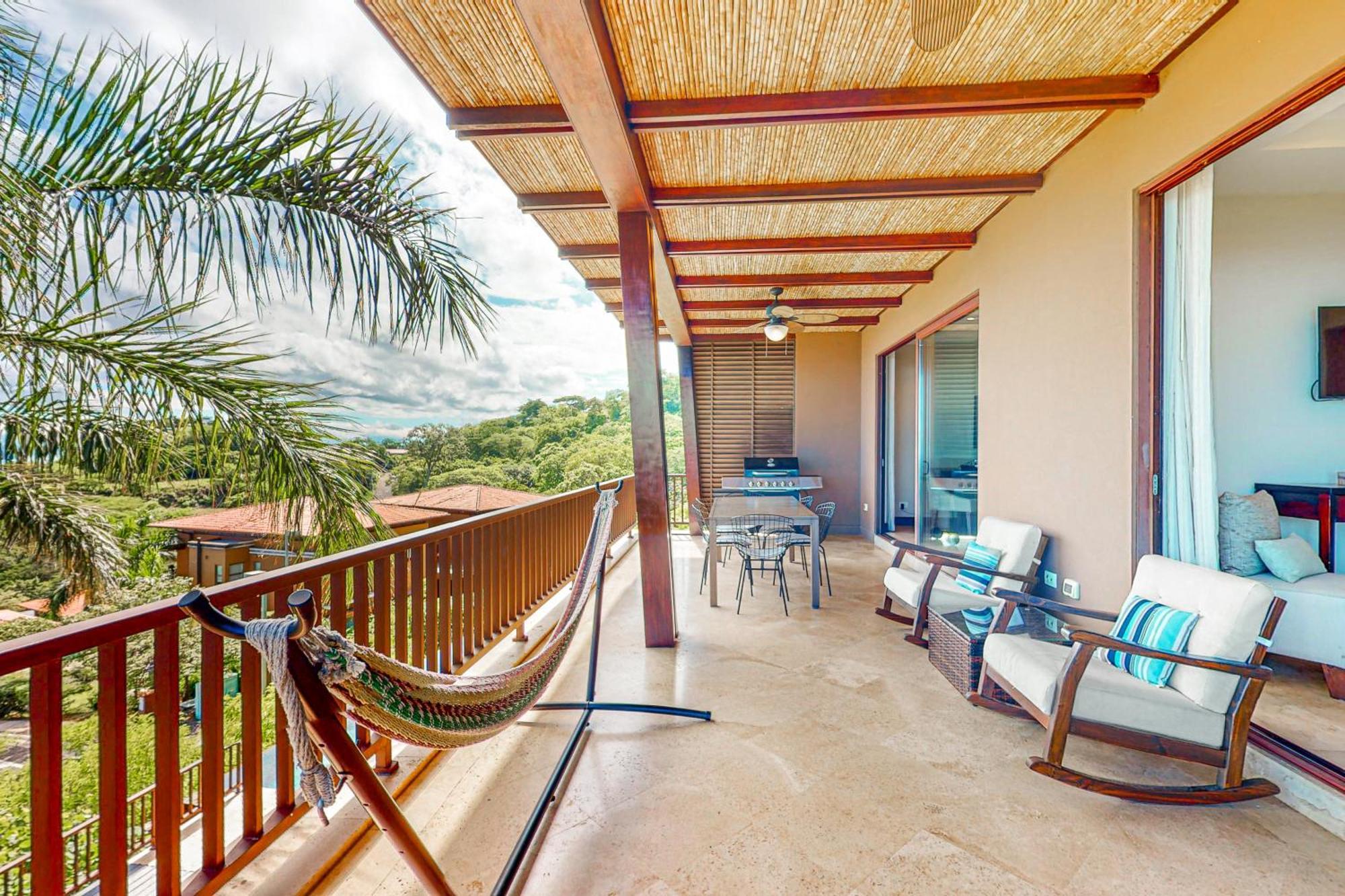 Condo @ Azul Paraiso Коко Номер фото